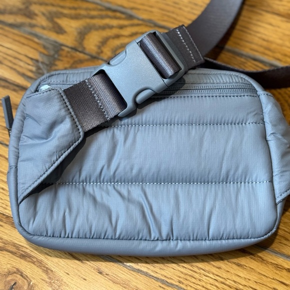 Lululemon Everywhere *wunder puff* Bag 2L - Picture 5 of 7